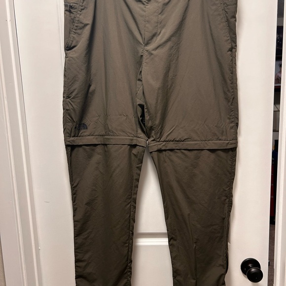 North face XXL Quick Dry Hiking pants, removable legs turn into shorts - Picture 10 of 14